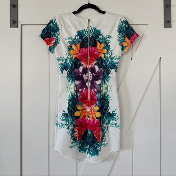 Forever 21 White Floral Short Sleeve Mini Dress - Picture 5 of 10
